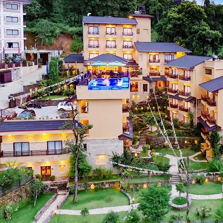 Bar Peepal Resort โพคารา ภายนอก รูปภาพ The Glades Resort and Villas