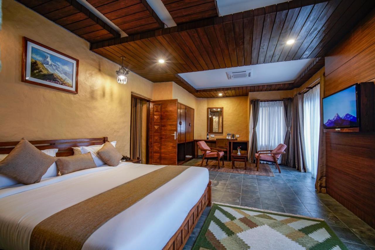 Bar Peepal Resort โพคารา ภายนอก รูปภาพ Deluxe Suite