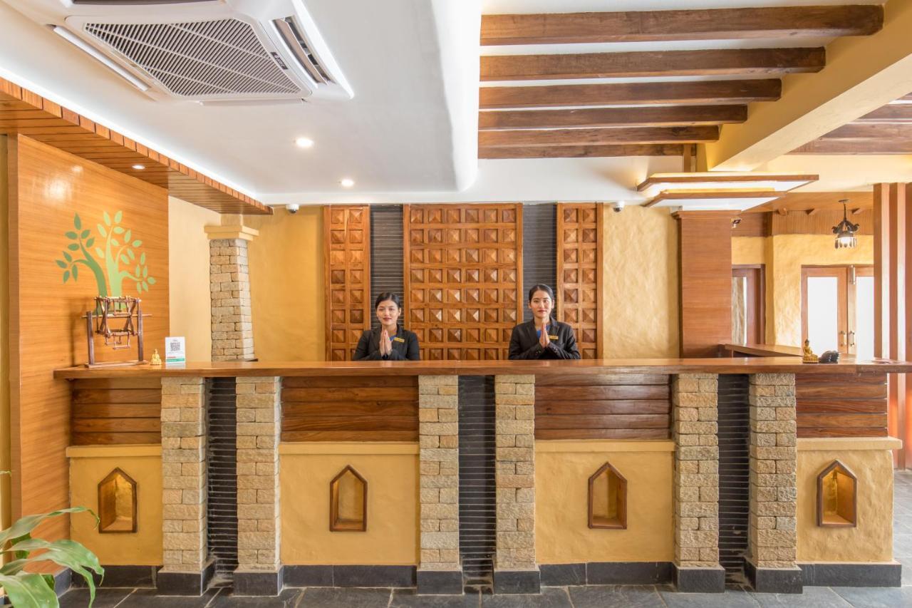 Bar Peepal Resort โพคารา ภายนอก รูปภาพ Reception at the hotel